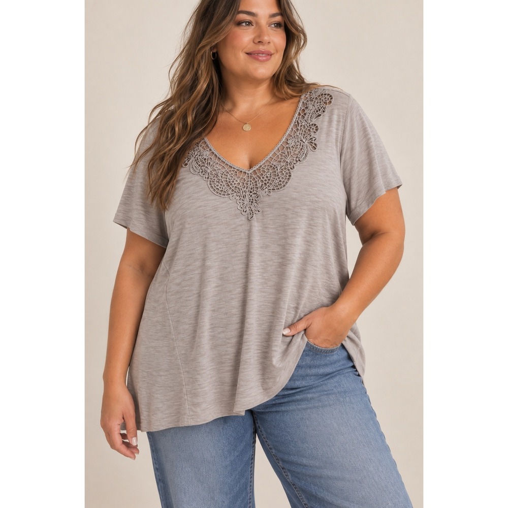 Chicos Crochet Lace V-Neck Slub Knit Top Grey Taupe Short Sleeve Size 1 M